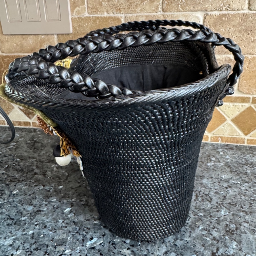 MacKenzie Childs RARE Handbag. Black "Bucket Bag" w/gorgeous detail Estate Find - Picture 7 of 12
